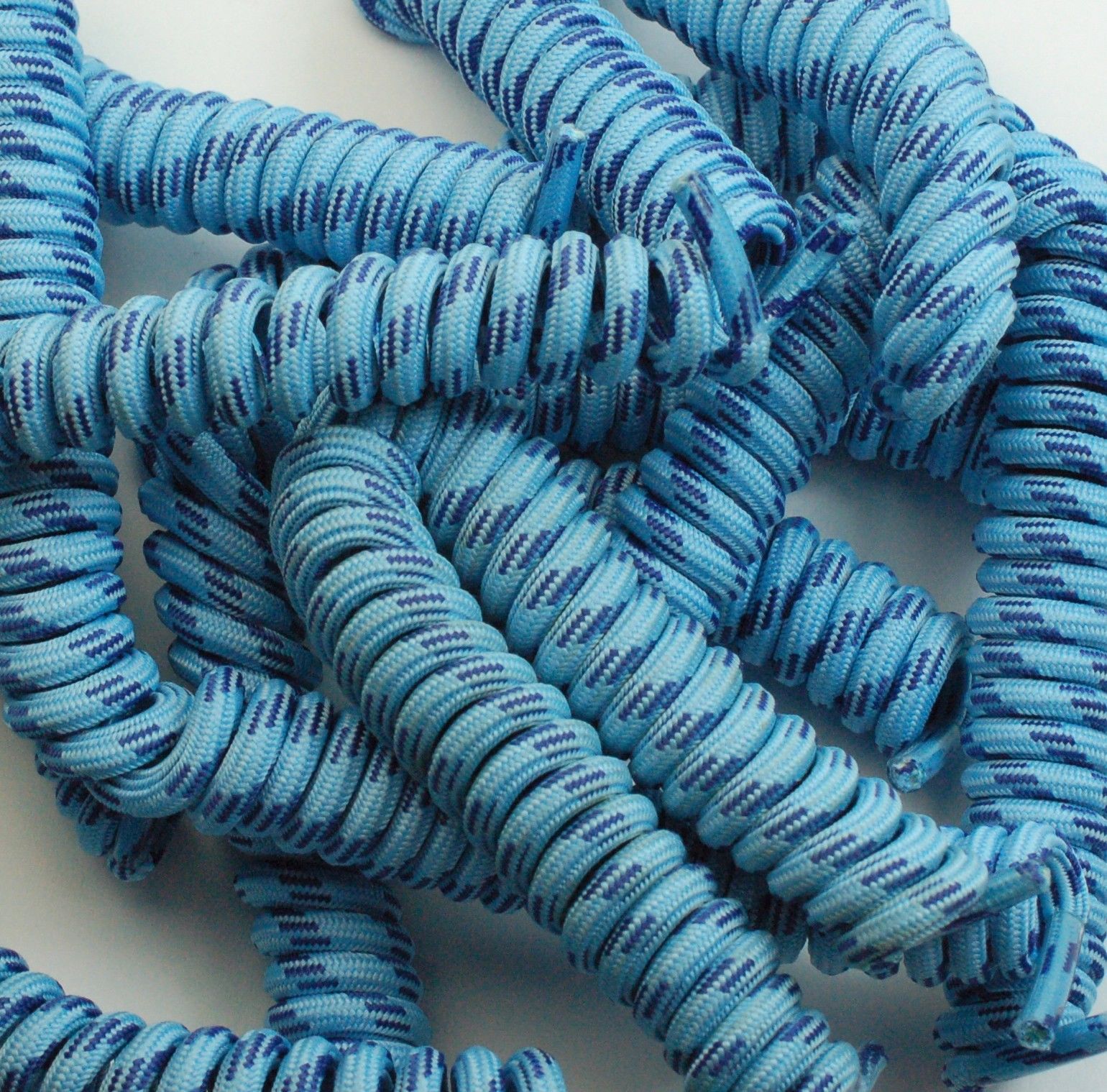 self tying laces